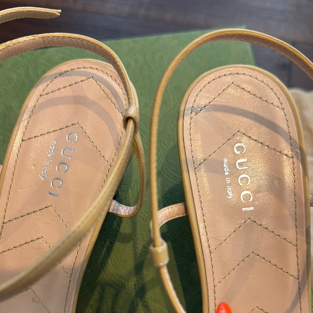 Gucci NWT Leather Nappa Charlotte Wheat Heels with Ankle Strap silver hardware. - Picture 5 of 7